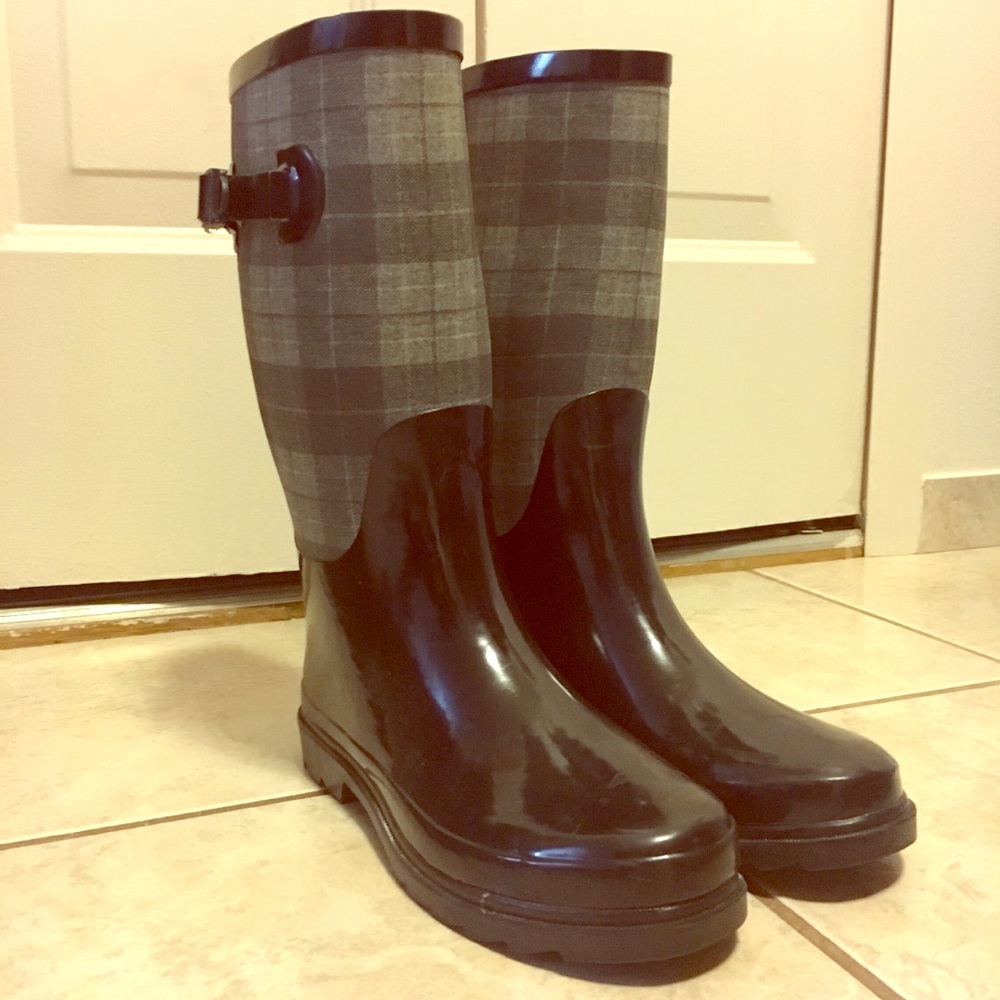 Rain boots